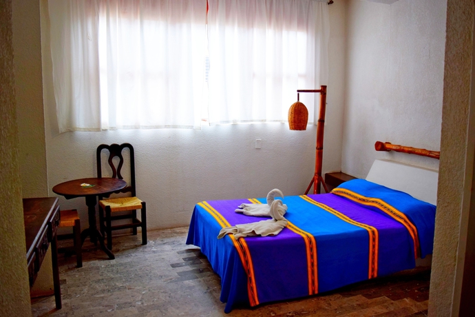 Imagen de la habitación del Hotel Corona Zihuatanejo. Foto 3