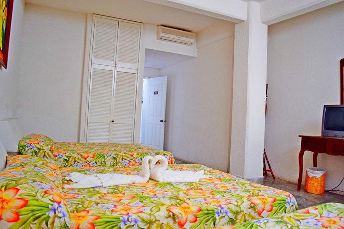 Imagen de la habitación del Hotel Corona Zihuatanejo. Foto 9