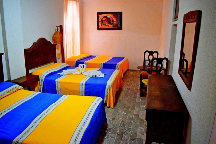 Imagen de la habitación del Hotel Corona Zihuatanejo. Foto 15