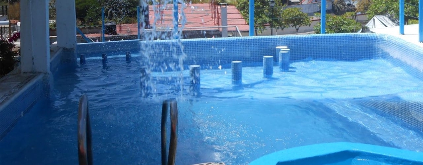 Imagen de la habitación del Hotel Corona Zihuatanejo. Foto 17