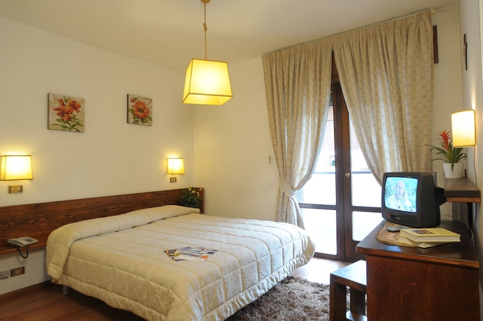 Imagen de la habitación del Hotel Corona, Zoldo Alto. Foto 7