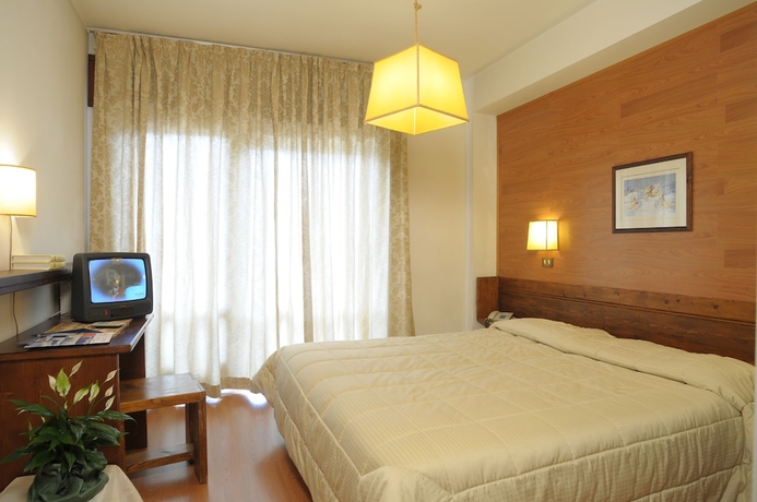 Imagen de la habitación del Hotel Corona, Zoldo Alto. Foto 8