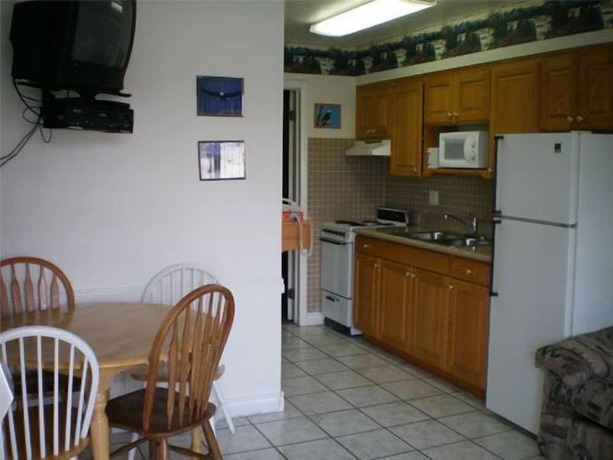 Imagen de la habitación del Hotel Coronada Inn And Suites. Foto 2
