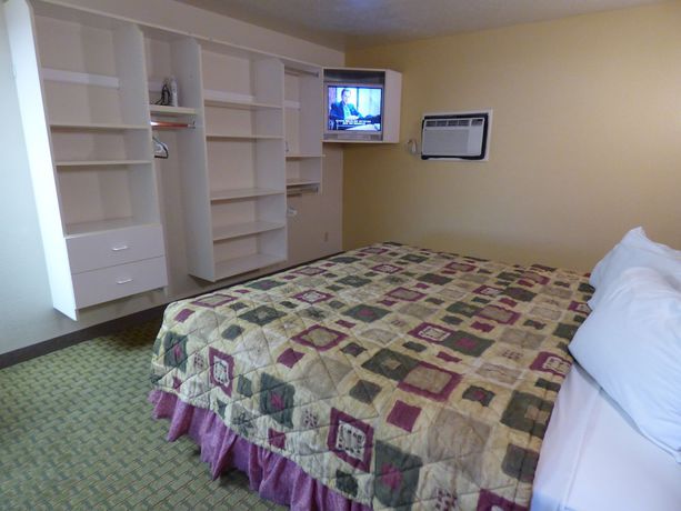 Imagen de la habitación del Hotel Coronada Inn And Suites. Foto 11