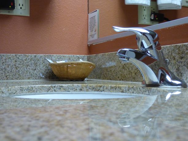Imagen de la habitación del Hotel Coronada Inn And Suites. Foto 14