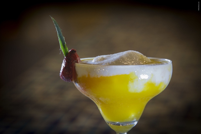 Imagen del bar/restaurante del Hotel Coronado Luxury Club and Suites. Foto 2