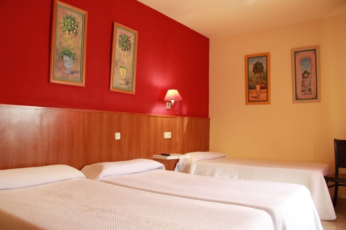 Imagen de la habitación del Hotel Coronado, Sants-Montjuic. Foto 4