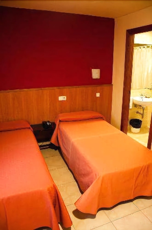 Imagen de la habitación del Hotel Coronado, Sants-Montjuic. Foto 9