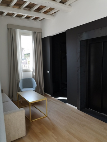 Imagen de la habitación del Hotel Coronari Palace. Foto 7