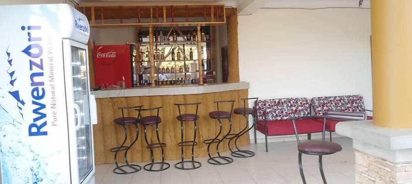 Imagen del bar/restaurante del Hotel Coronation, Hoima. Foto 9