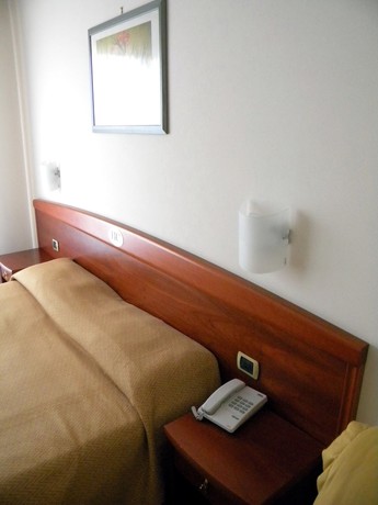 Imagen de la habitación del Hotel Corone. Foto 3