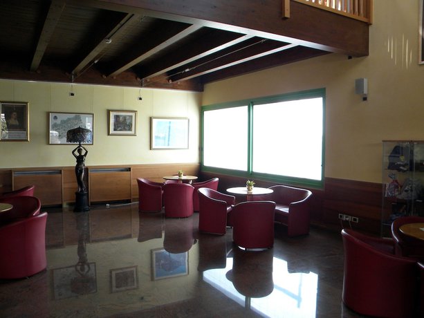 Imagen de los interiores del Hotel Corone. Foto 20