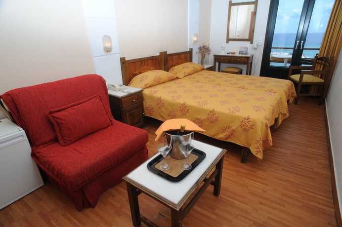 Imagen de los interiores del Hotel Coronis. Foto 9