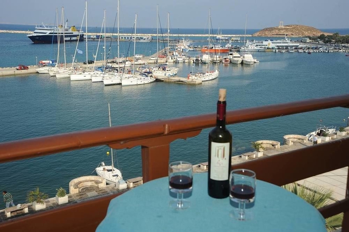 Imagen de los exteriores del Hotel Coronis. Foto 7