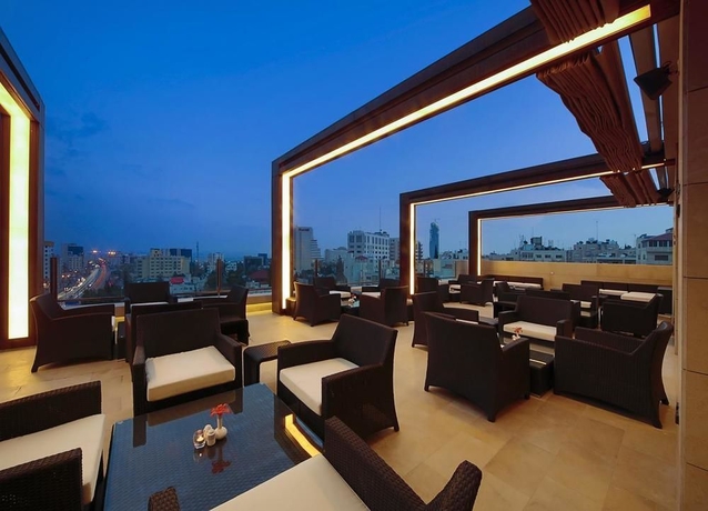 Imagen de los exteriores del Hotel Corp Amman. Foto 9