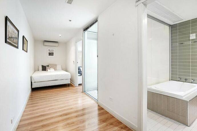 Imagen de la habitación del Hotel Corporate Stayz At Collins. Foto 34