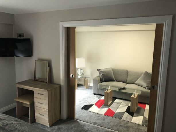 Imagen de la habitación del Hotel Corralea Court. Foto 19
