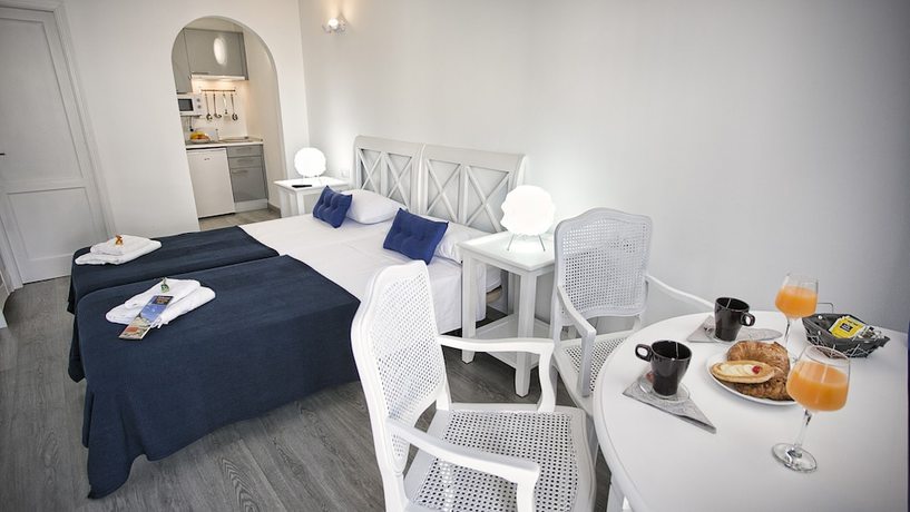 Imagen de la habitación del Hotel Corralejo Lodge. Foto 6