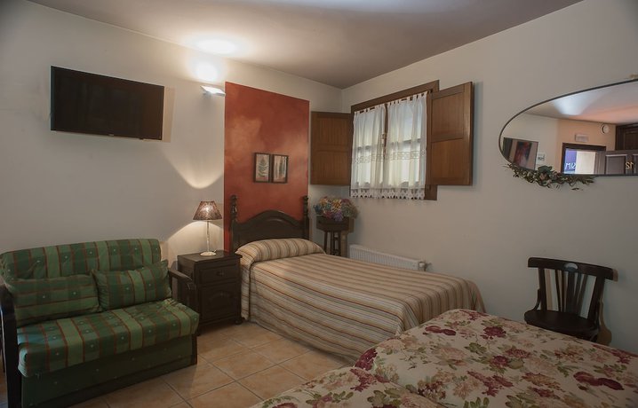 Imagen de la habitación del Hotel Corru San Pumés. Foto 17