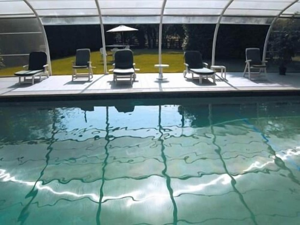 Imagen de la piscina del Hotel Corse Lawn House. Foto 19