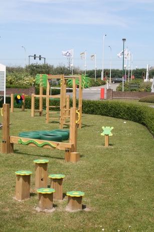 Imagen de los exteriores del Hotel Corsendonk Duinse Polders. Foto 16