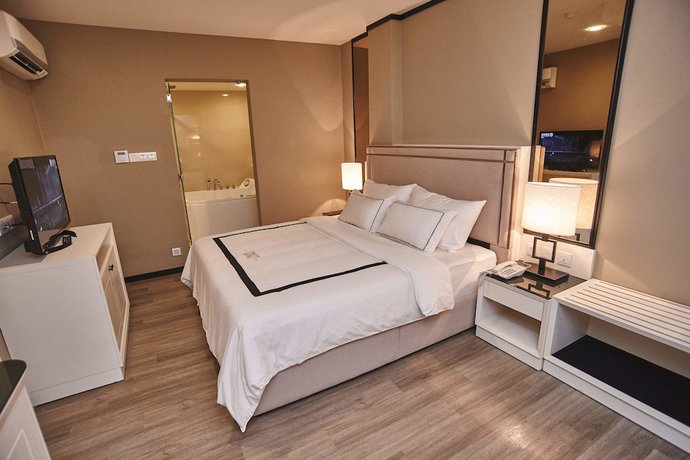 Imagen de la habitación del Hotel Corsica Hotel. Foto 6