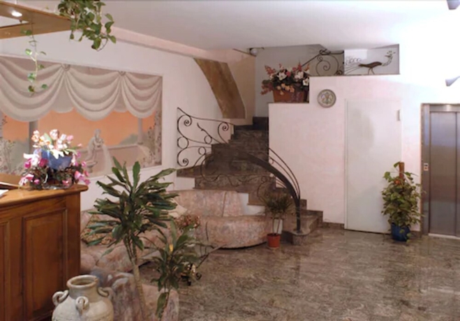 Imagen de los interiores del Hotel Corso, Bivio Canale. Foto 16