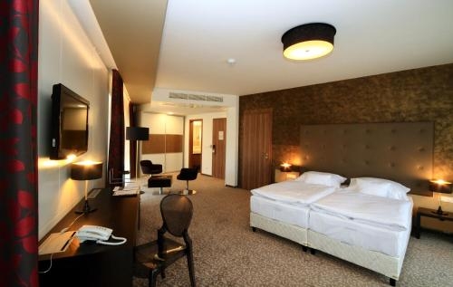 Imagen de la habitación del Hotel Corso Pécs. Foto 9