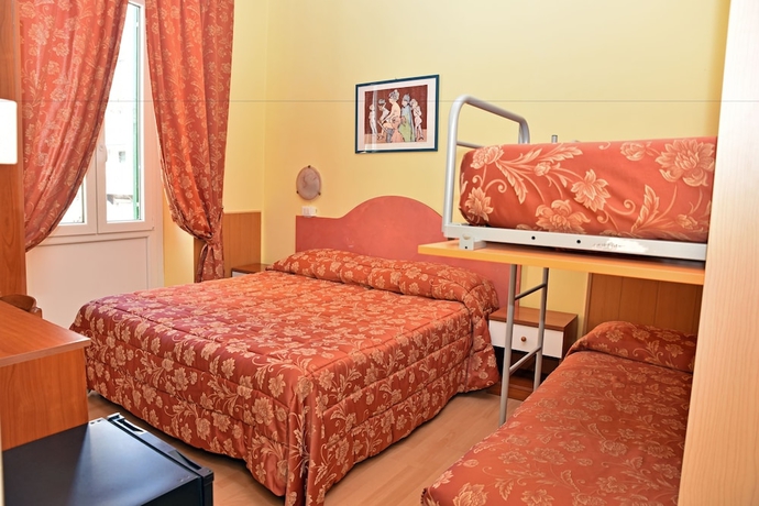 Imagen de la habitación del Hotel Corso, San Remo. Foto 11