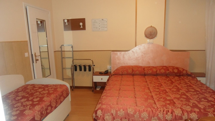 Imagen de la habitación del Hotel Corso, San Remo. Foto 12