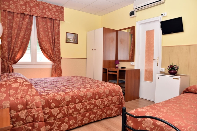 Imagen de la habitación del Hotel Corso, San Remo. Foto 13