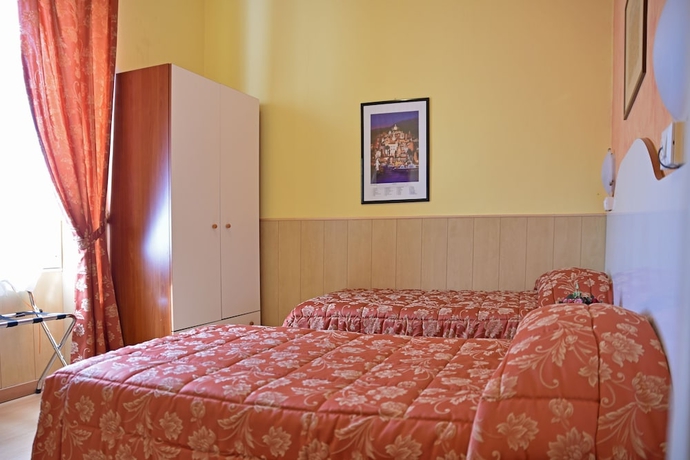 Imagen de la habitación del Hotel Corso, San Remo. Foto 16