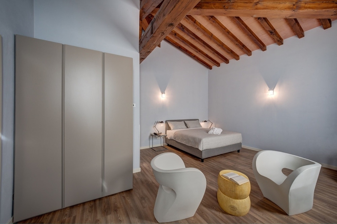 Imagen de la habitación del Hotel Cortaccia Sanvitale. Foto 12