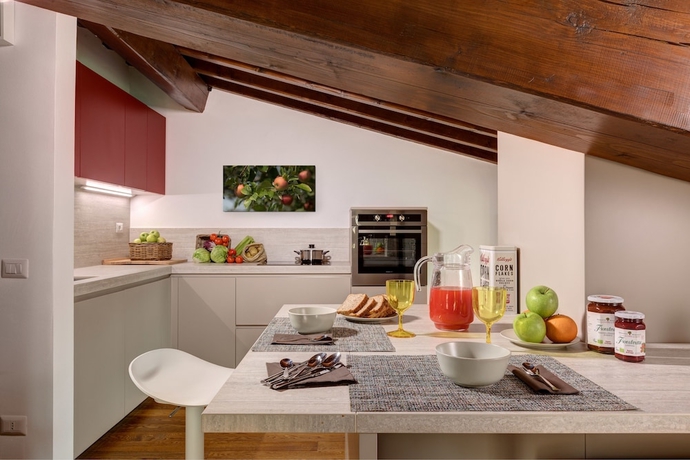 Imagen de la habitación del Hotel Cortaccia Sanvitale. Foto 18