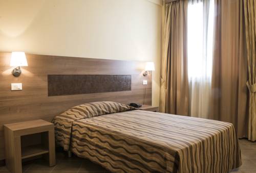 Imagen de la habitación del Hotel Corte Business. Foto 2