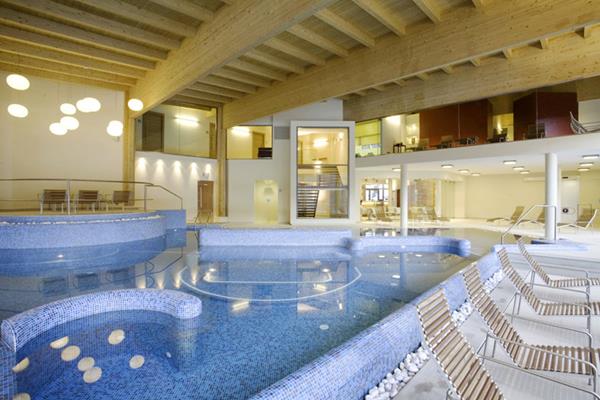 Imagen de la piscina del Hotel Corte Delle Dolomiti Resort. Foto 4