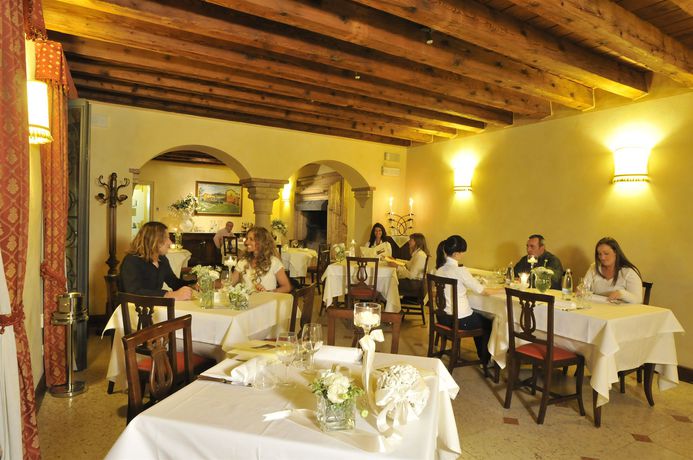 Imagen de la habitación del Hotel Corte Impero. Foto 9