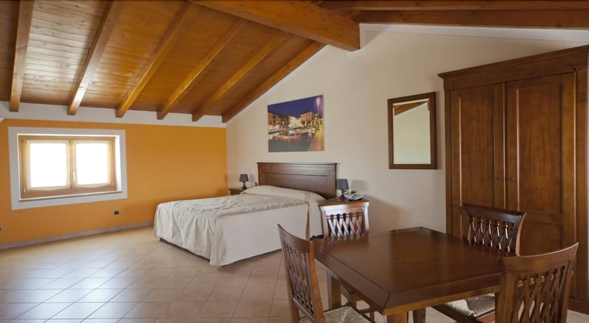 Imagen de la habitación del Hotel Corte Pontigliardo. Foto 5