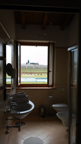 Imagen de la habitación del Hotel Corte Pontigliardo. Foto 19