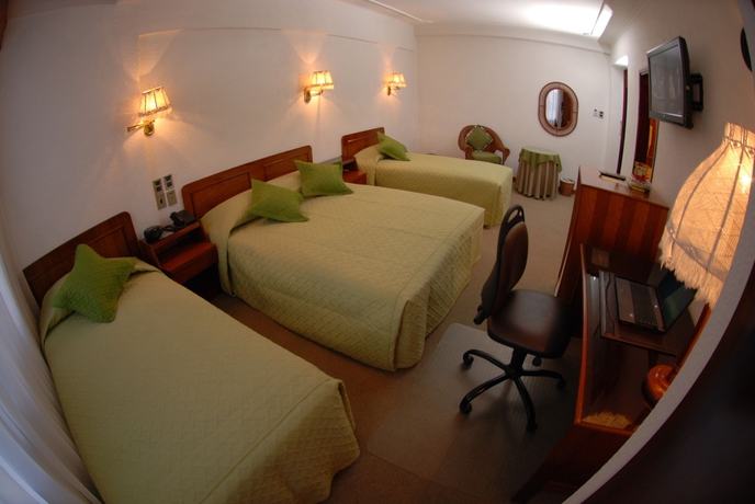 Imagen de la habitación del Hotel Cortez. Foto 9