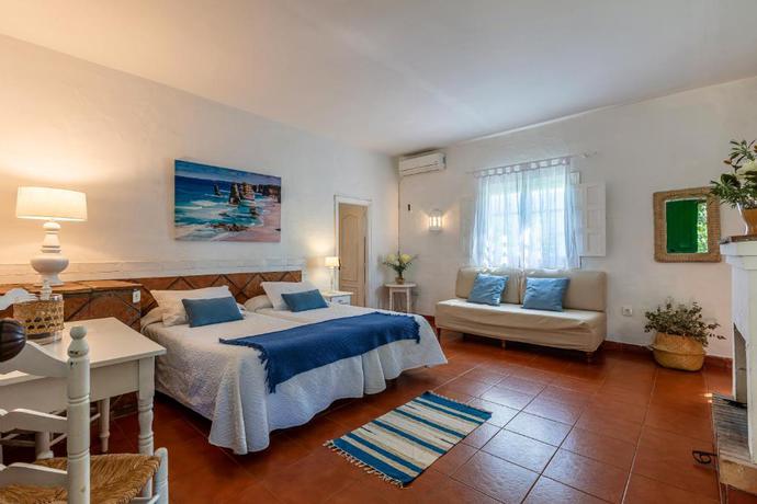 Imagen de la habitación del Hotel Cortijo Las Pi&ntilde;as. Foto 3
