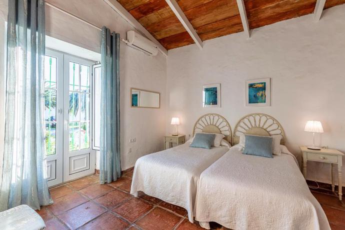 Imagen de la habitación del Hotel Cortijo Las Pi&ntilde;as. Foto 4