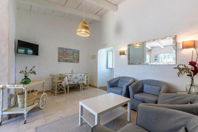 Imagen de los interiores del Hotel Cortijo Las Pi&ntilde;as. Foto 11