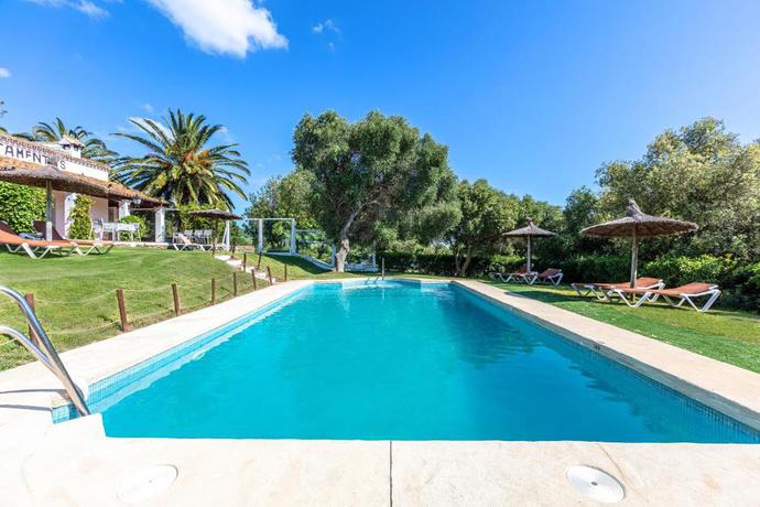 Imagen de la piscina del Hotel Cortijo Las Pi&ntilde;as. Foto 15