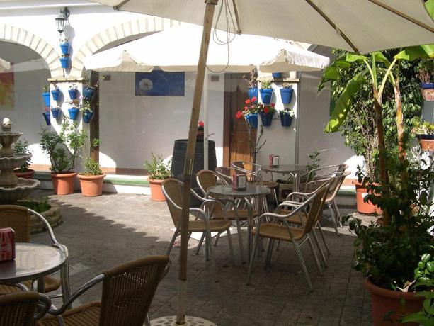 Imagen de los exteriores del Hotel Cortijo Los Gallos. Foto 13