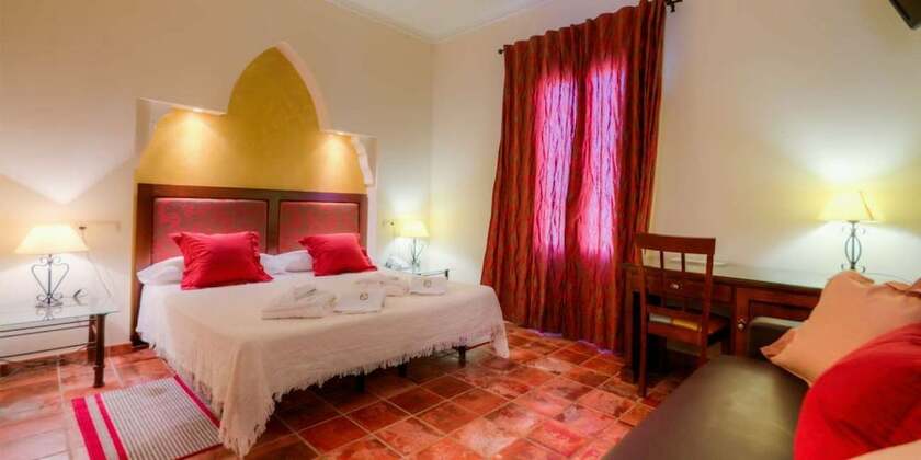 Imagen de la habitación del Hotel Cortijo Los Naranjos de San Juan. Foto 16