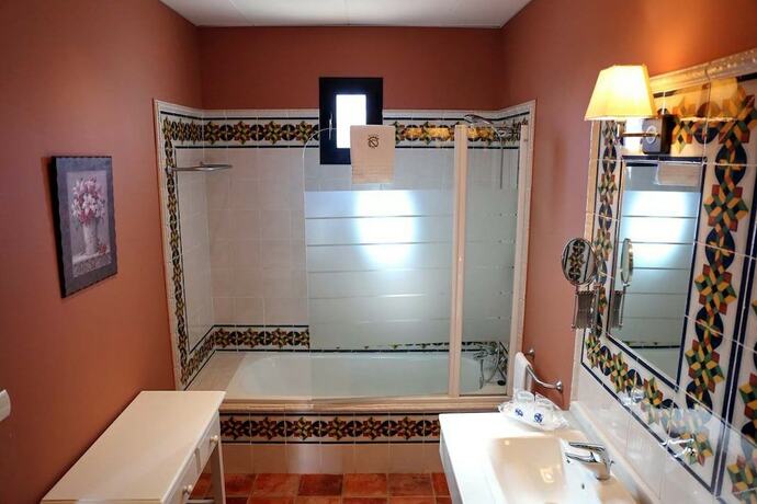 Imagen de la habitación del Hotel Cortijo Los Naranjos de San Juan. Foto 17