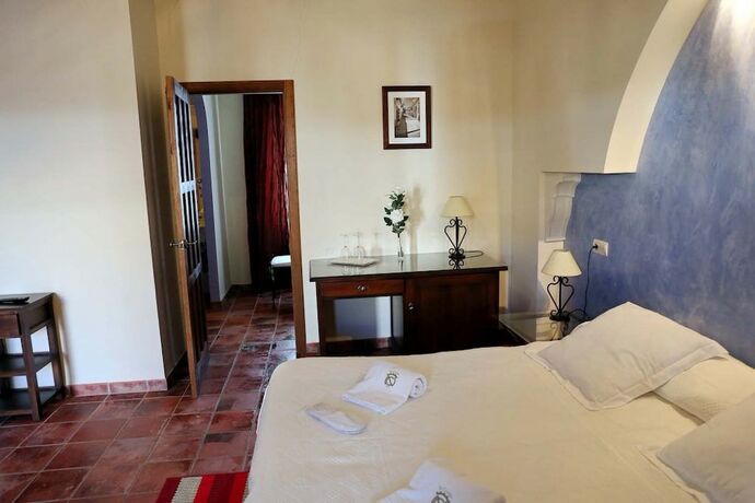 Imagen de la habitación del Hotel Cortijo Los Naranjos de San Juan. Foto 18