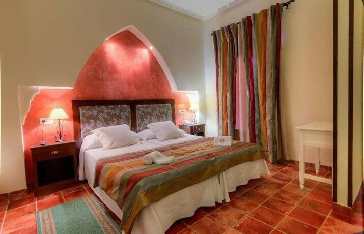 Imagen de la habitación del Hotel Cortijo Los Naranjos de San Juan. Foto 20