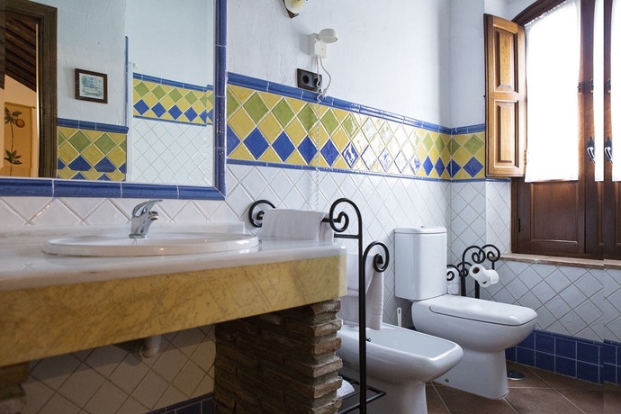 Imagen de la habitación del Hotel Cortijo San Antonio. Foto 4